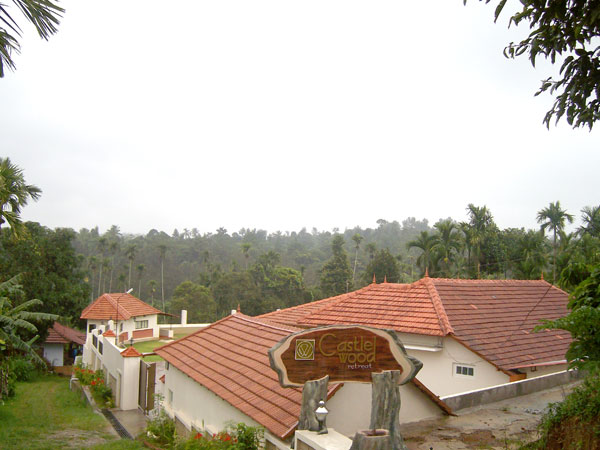   Castle Wood Homestay Sulthan Bathery